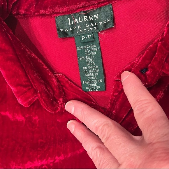 LAUREN Ralph Lauren Red Velvet Blouse Silk Blend Small Petite Gold Logo Crest - Picture 8 of 9